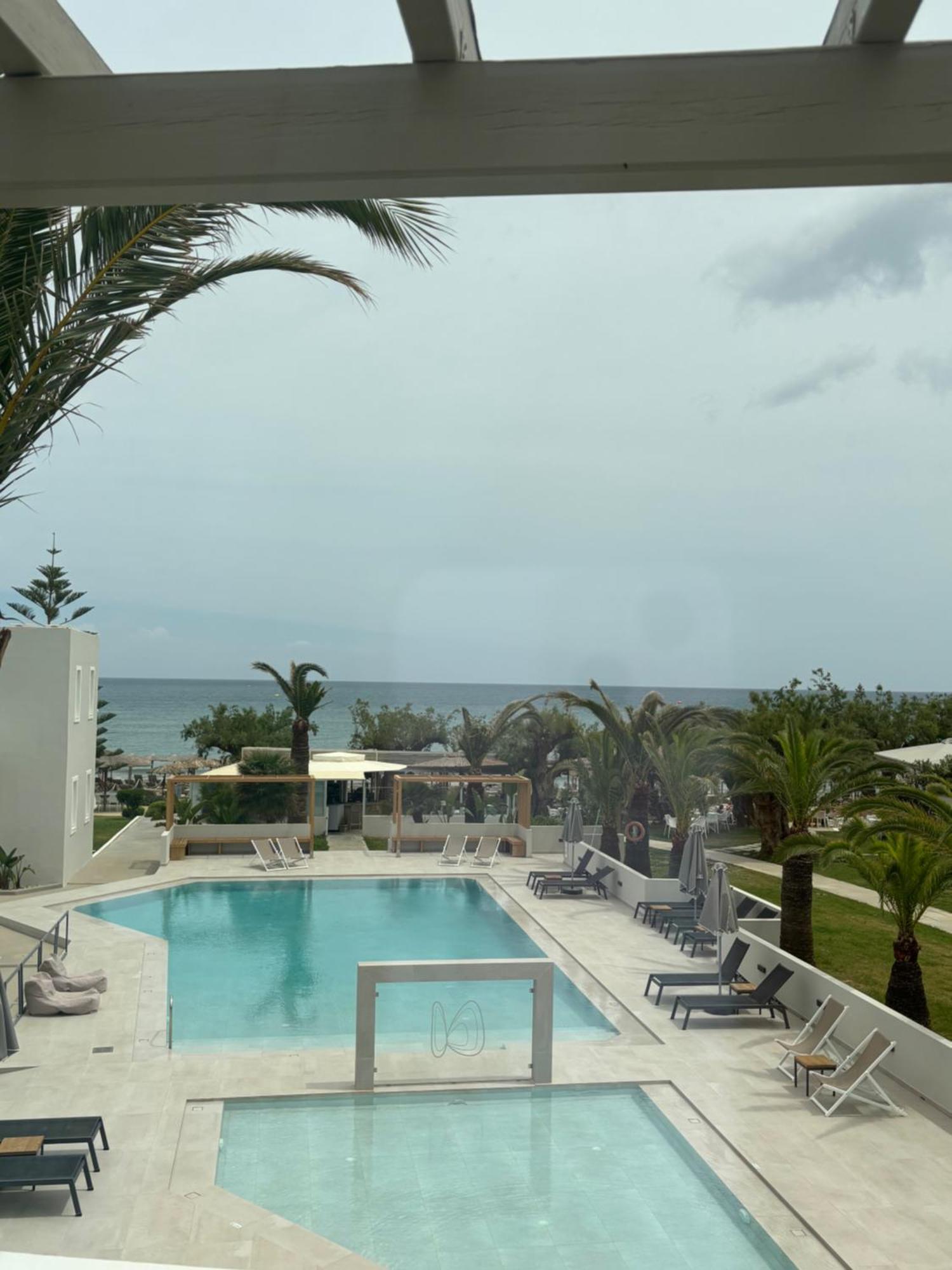 Ninemia Beach Hotel & Suites Agia Marina Eksteriør bilde